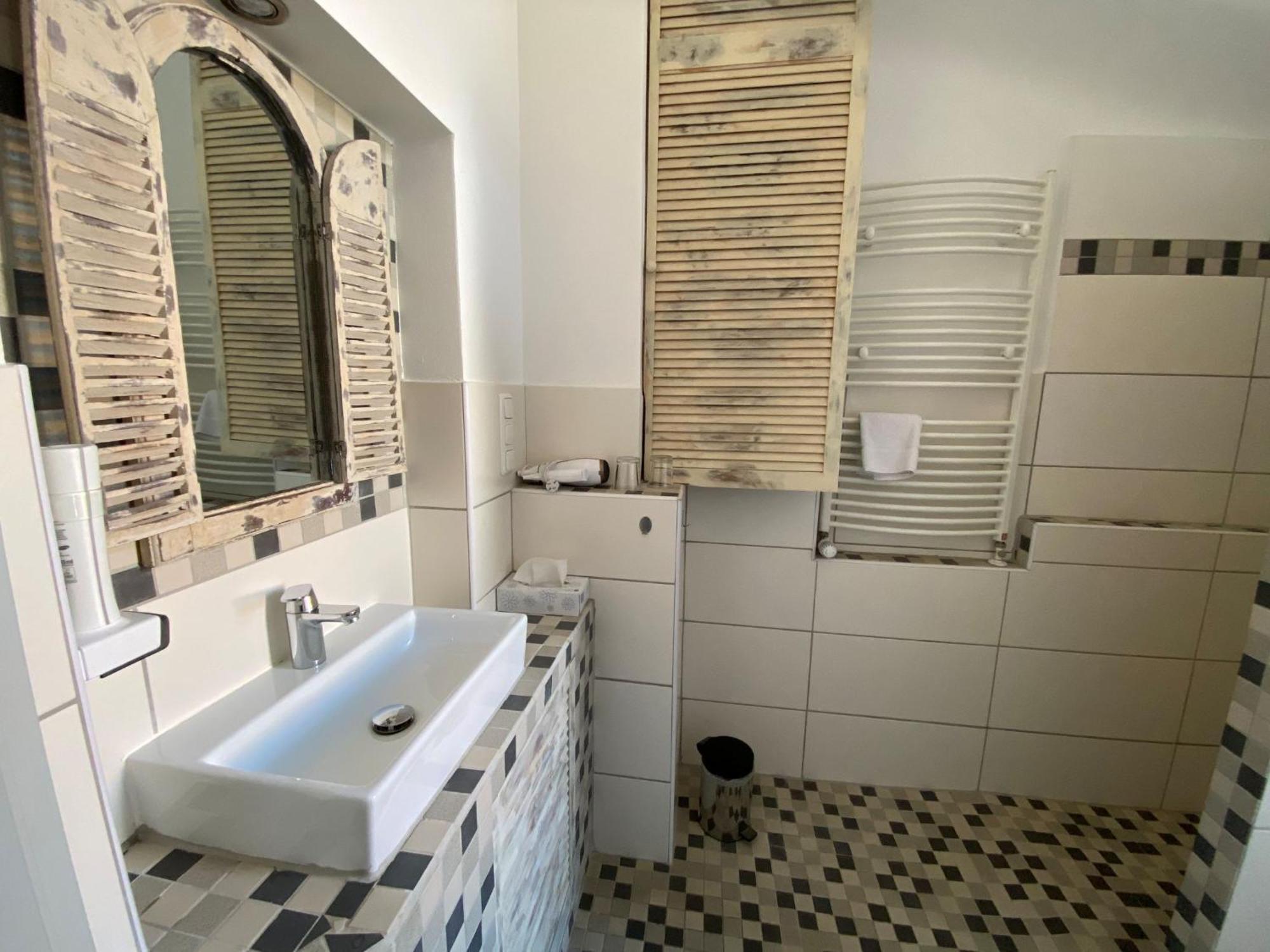 Avalon Bed & Breakfast Themen/- Nichtraucherhotel Hannover Ngoại thất bức ảnh