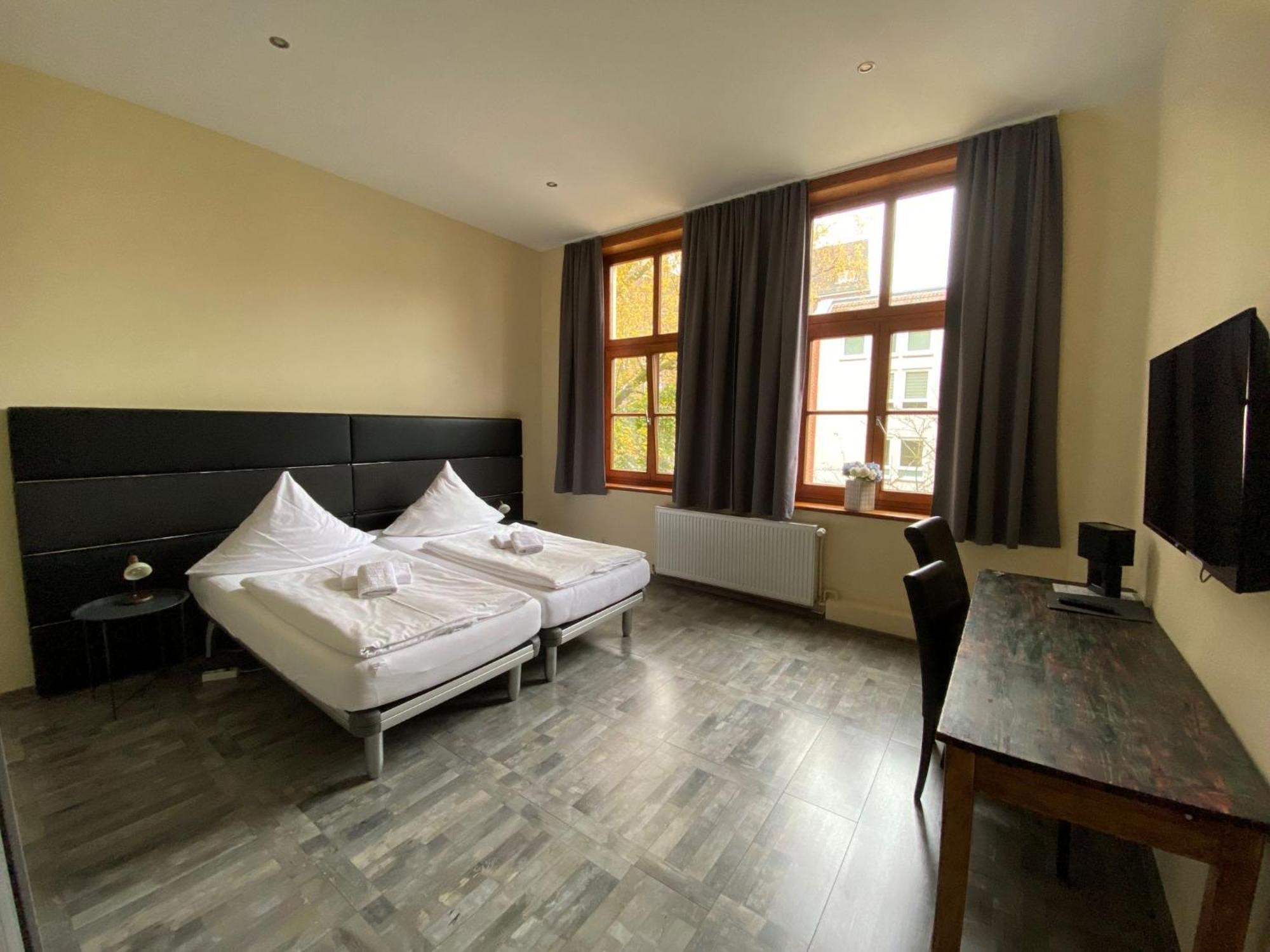 Avalon Bed & Breakfast Themen/- Nichtraucherhotel Hannover Ngoại thất bức ảnh