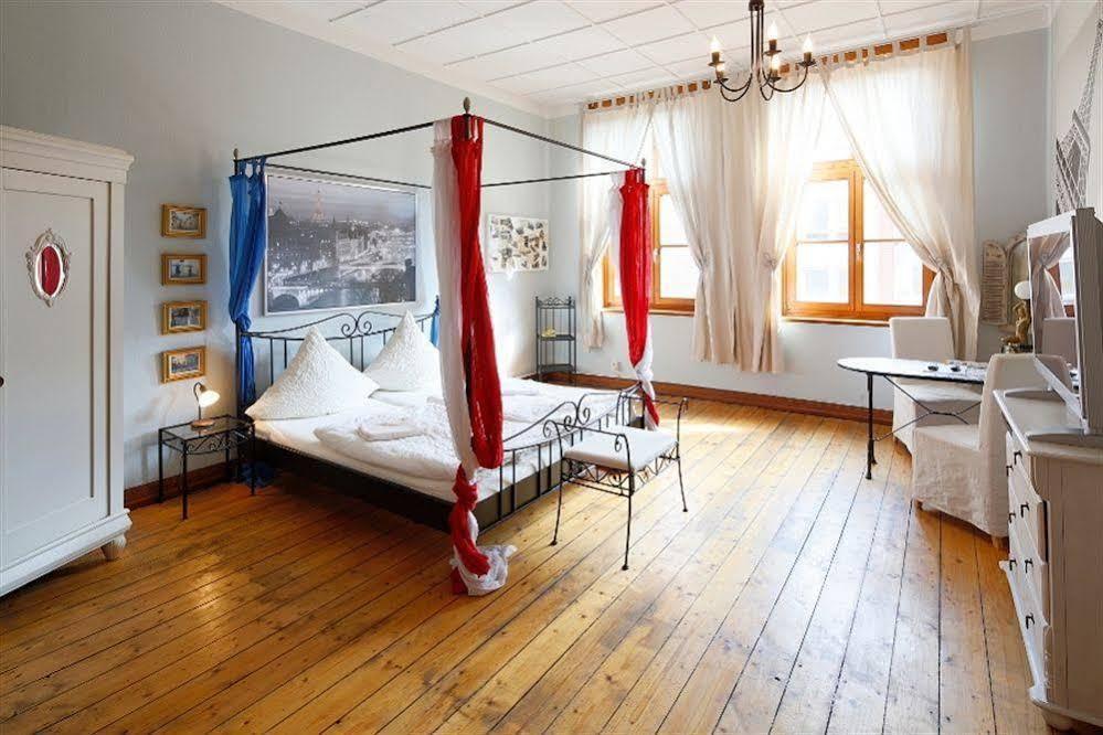 Avalon Bed & Breakfast Themen/- Nichtraucherhotel Hannover Ngoại thất bức ảnh